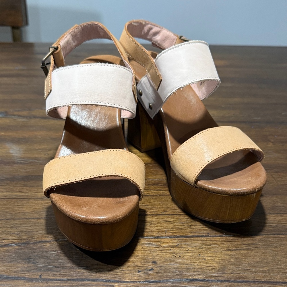 Musse & Cloud Platform Two-Tone Leather Sandals in Beige and Cream